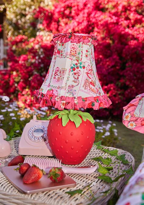 strawberry shortcake lamp dollskill