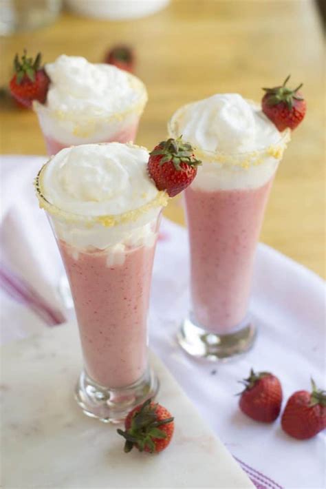 strawberry shortcake mixed drink recipe