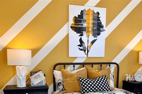 Striped Painted Wall Ideas
