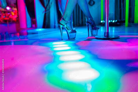 Unveiling the World of High-Definition Stripper Entertainment in 4K