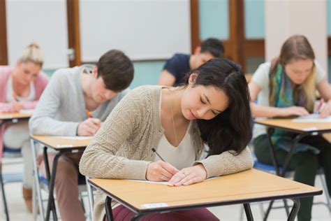 siswa siap menghadapi exam bahasa Inggris