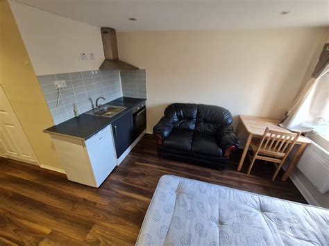Studio Flat Upminster