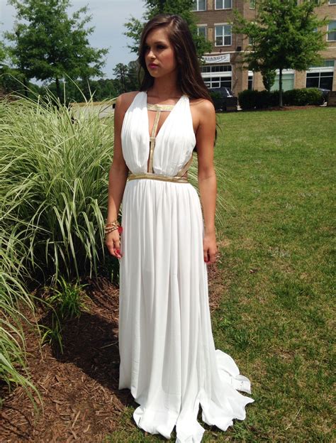 20 Beautiful White Prom Dresses MagMent