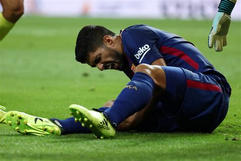 suarez barcelona injury