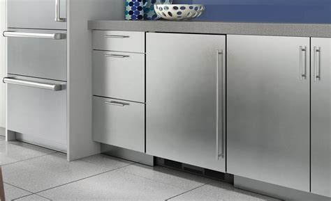 sub-zero undercounter freezer