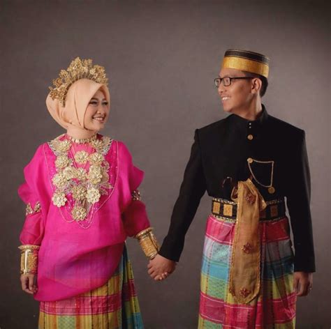 sulawesi selatan baju adat