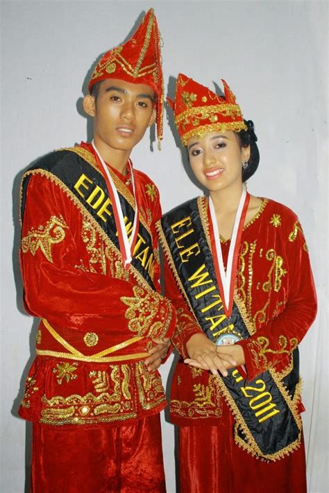 sulawesi tengah baju adat