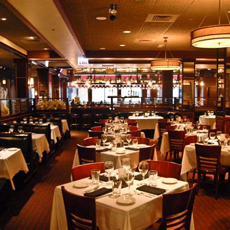 Unveiling Luxury Comfort: Sullivan's Naperville Experience