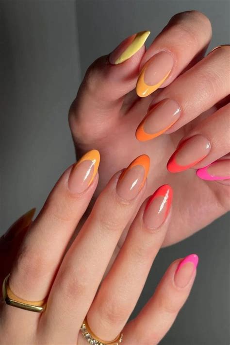 54 Pretty French tip nails art for short nail shape design art 2021!