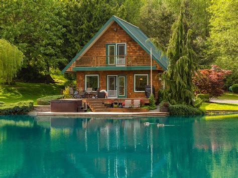 summer houses for sale near the lake
