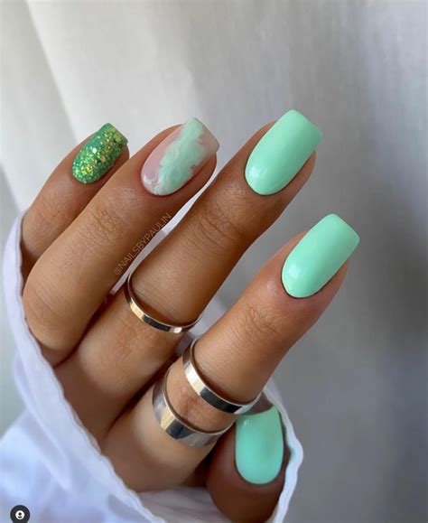 summer mint nails