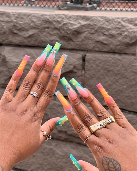 summer nails baddie