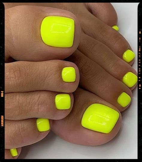 summer neon toe nails