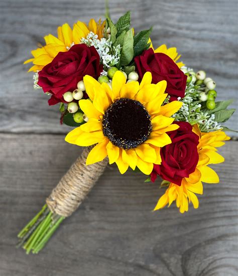 Sunflower And Rose Combination
