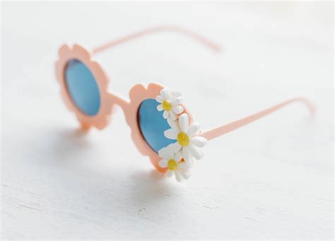Sunglasses With Daisies