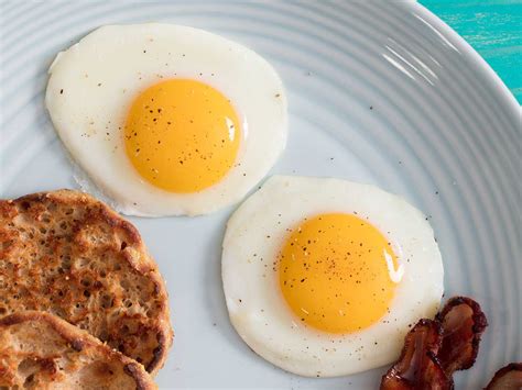 Sunny side up egg in a frying pan