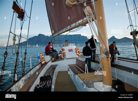 sunset cruise table bay