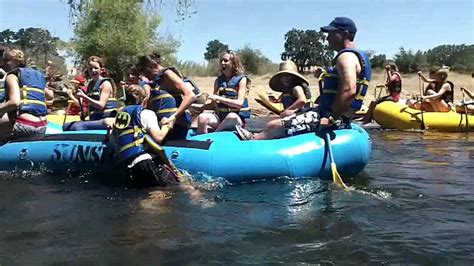 Rafting on the New River USA Raft