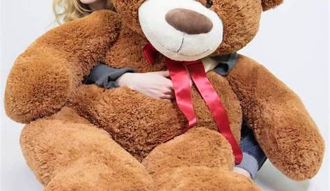 Big Teddy Bear: Wondering if it is The Right Gift To Get For Her?