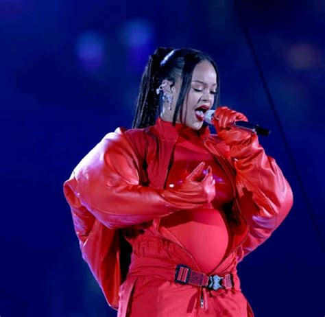 super bowl 2023 rihanna performance