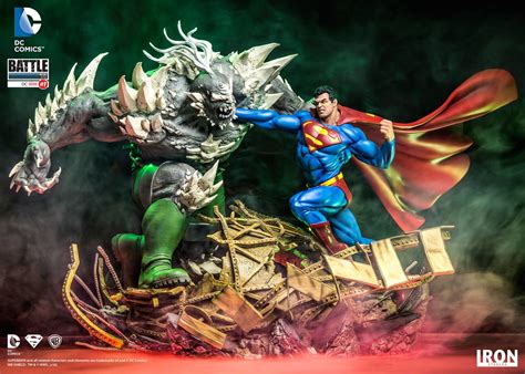 superman vs doomsday statue