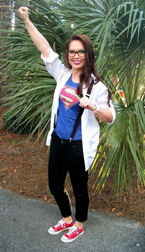 Easy Supergirl costume Supergirl costume, Halloween costumes, Costumes