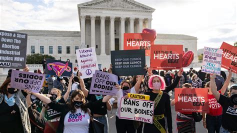 Supreme Court strikes down Texas abortion clinic restrictions in major