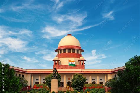 supreme court of india established in