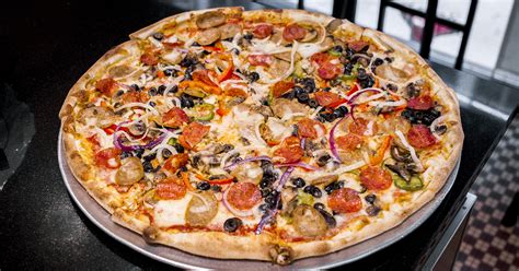 supreme pizza toppings list