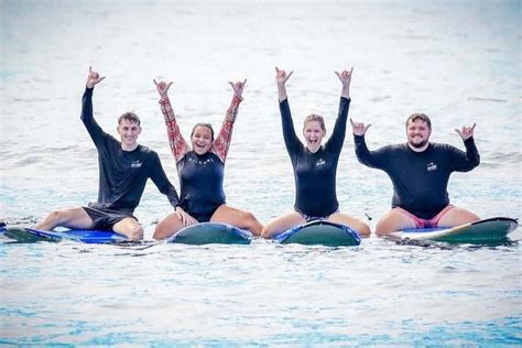 Clases de surf en grupo