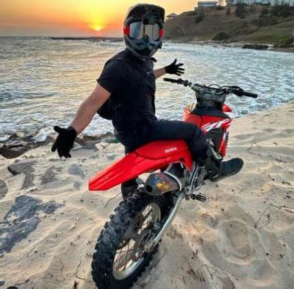 surronsters net worth