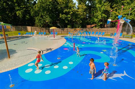 Swimming Pool Splash Pad