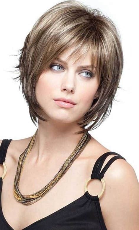Hairstyle For Round Faces To Look Slim