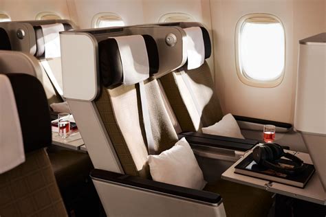 swiss air boeing 777-300er premium economy