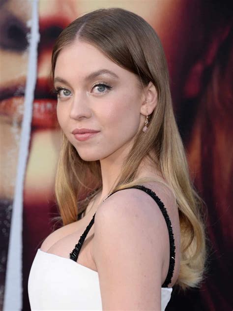 sydney sweeney pictures and videos