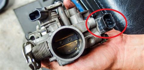 symptoms of throttle position sensor failing