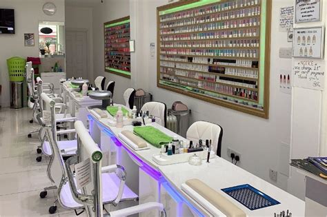 T & H Nails Professional American Nail Care in Wolverhampton