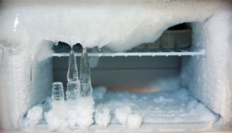 tủ lạnh bị đóng tuyết ở ngăn đá