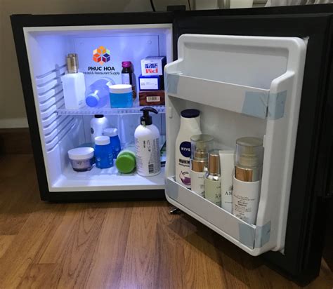 tủ lạnh mỹ phẩm