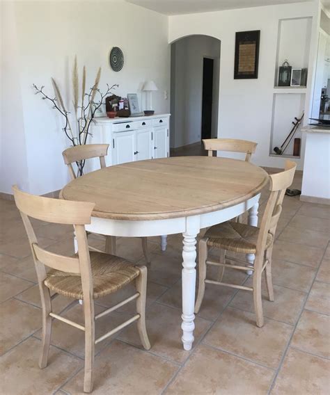 Table à dîner extensible bois blanc vieilli Mobilier de salle à