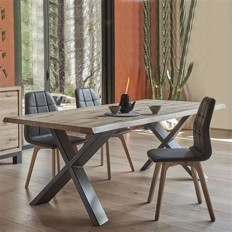 Table extensible bois gris et métal noir Handle 90/180 cm LesTendances.fr