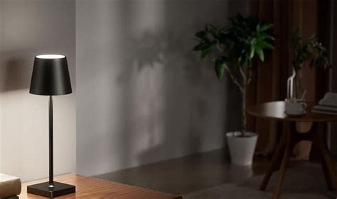 Table Lamp That Doesn't Need To Be Plugged In