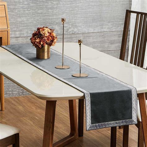 Table Runner Design Studio