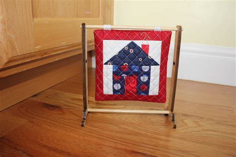 Table Top Mini Quilt Stand