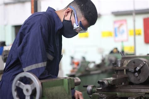 talleres de mecanica que hablen espanol