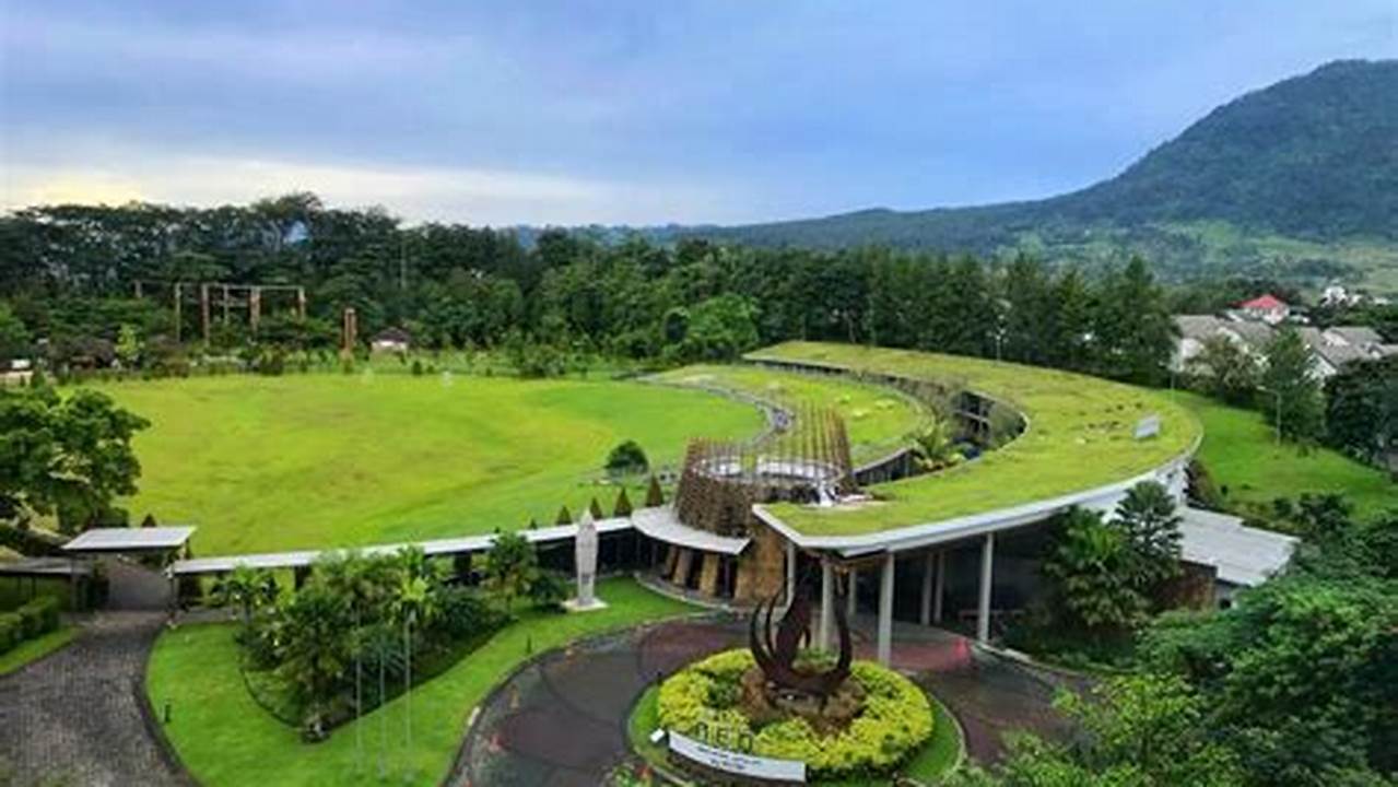 taman wisata di jakarta yang bertema budaya indonesia