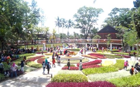 Taman Bunga Karanganyar