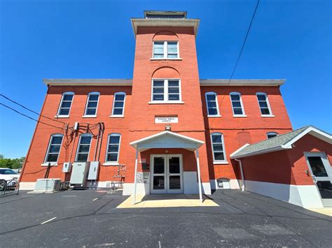 Tamaroa Grade School