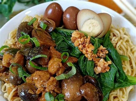 Tambahkan Daun Bawang Mie Ayam Jamur