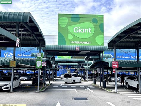 tampines giant mart